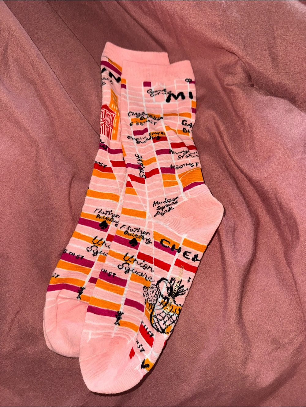 NWOT Kate Spade New York NYC Manhattan Icons pink socks